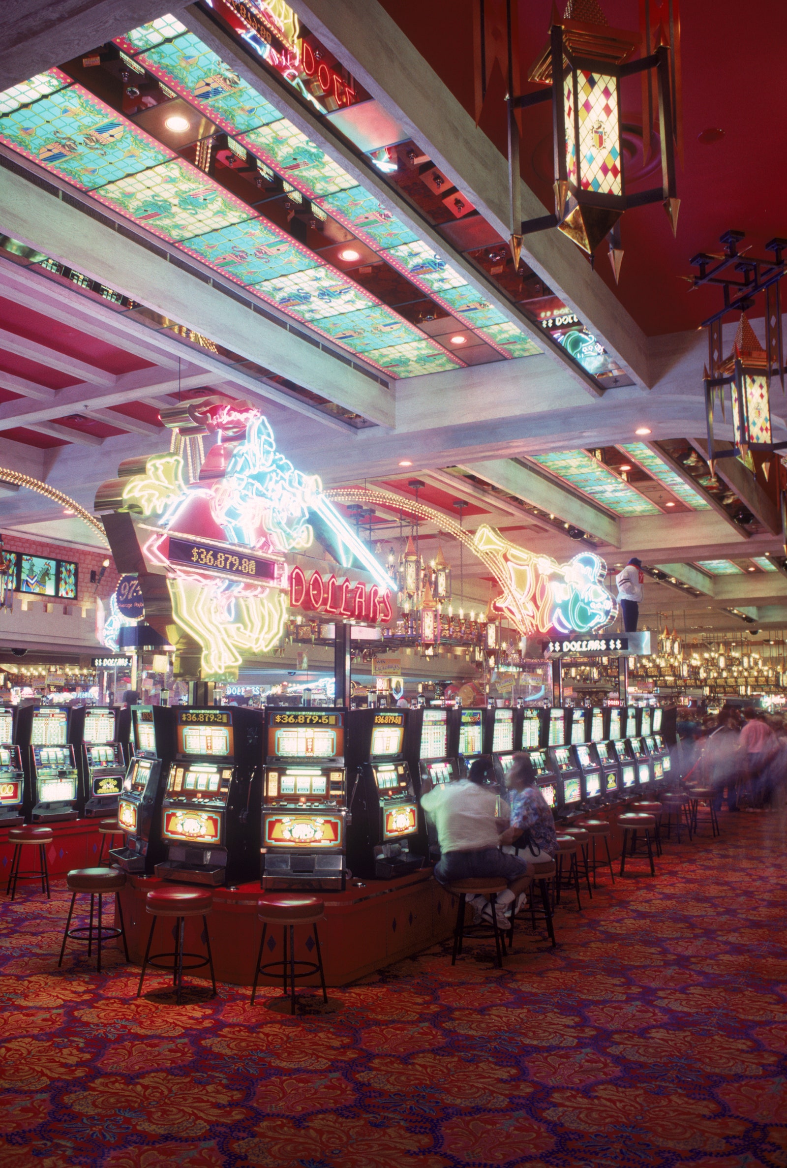 Canlı Casino Deneyiminde Algoritmaların Rolü